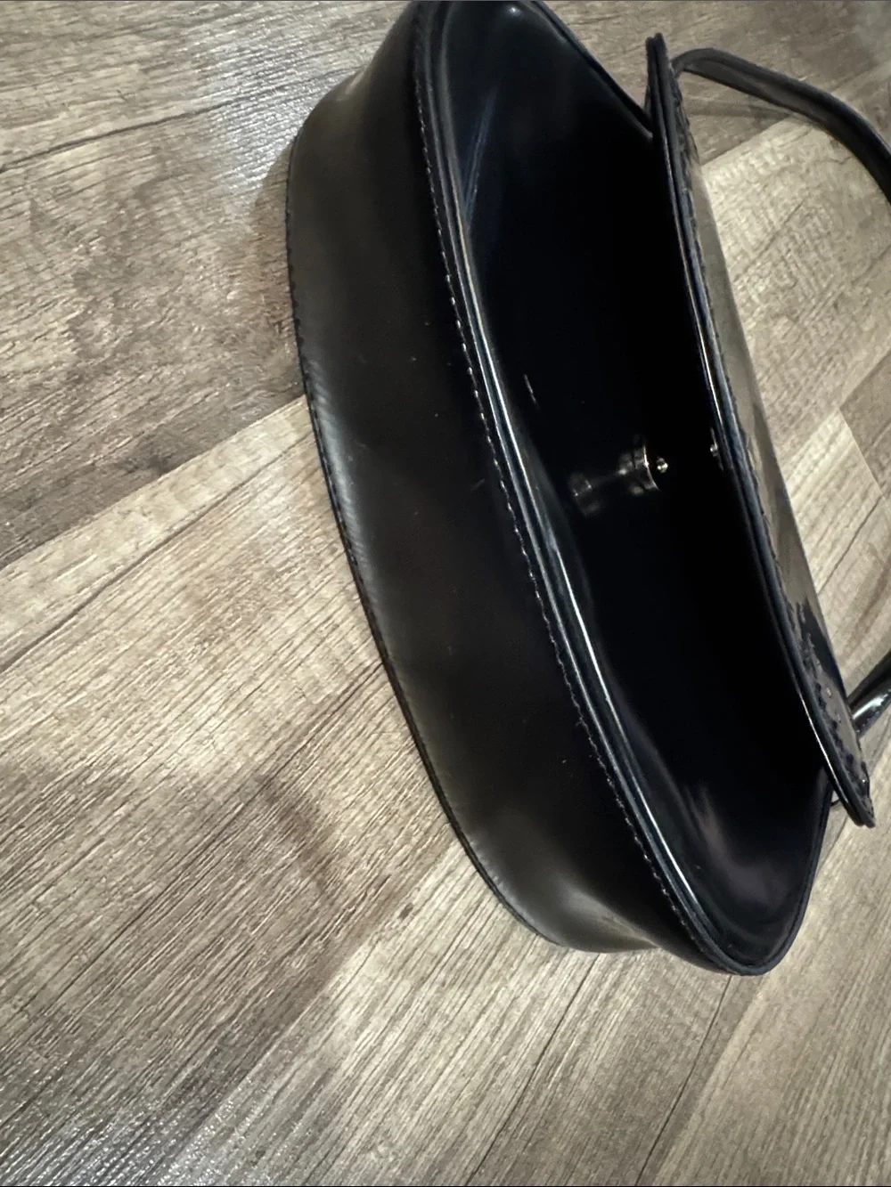 Guess shown scuff